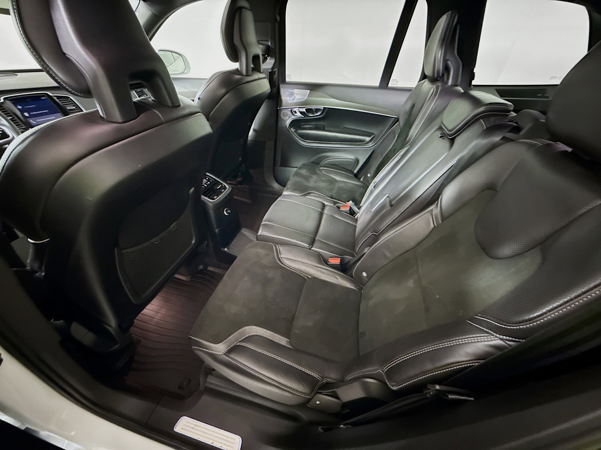 Used 2017 Volvo XC90 T8 R-Design w/ Vision Package image 23