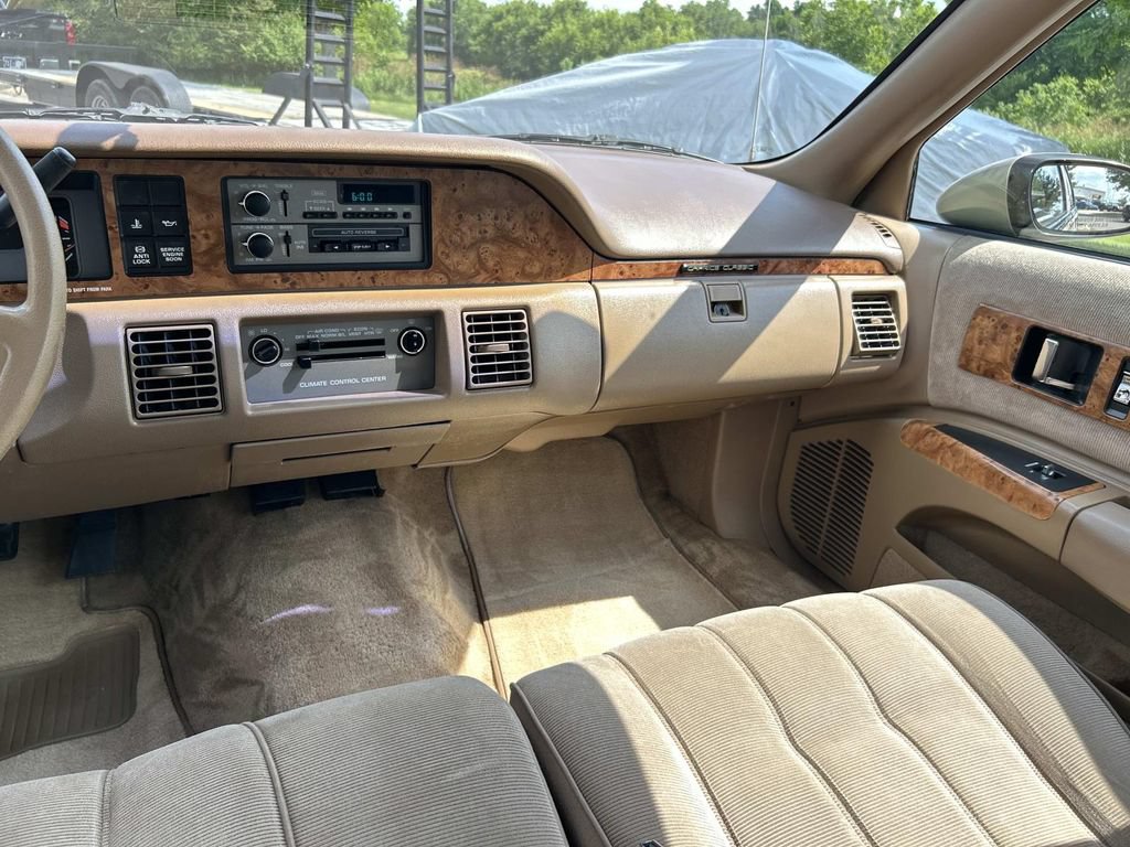 Used 1993 Chevrolet Caprice Classic RWD image 22