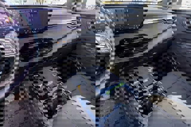 Used 2025 Buick Enclave Preferred AWD/4WD image 20