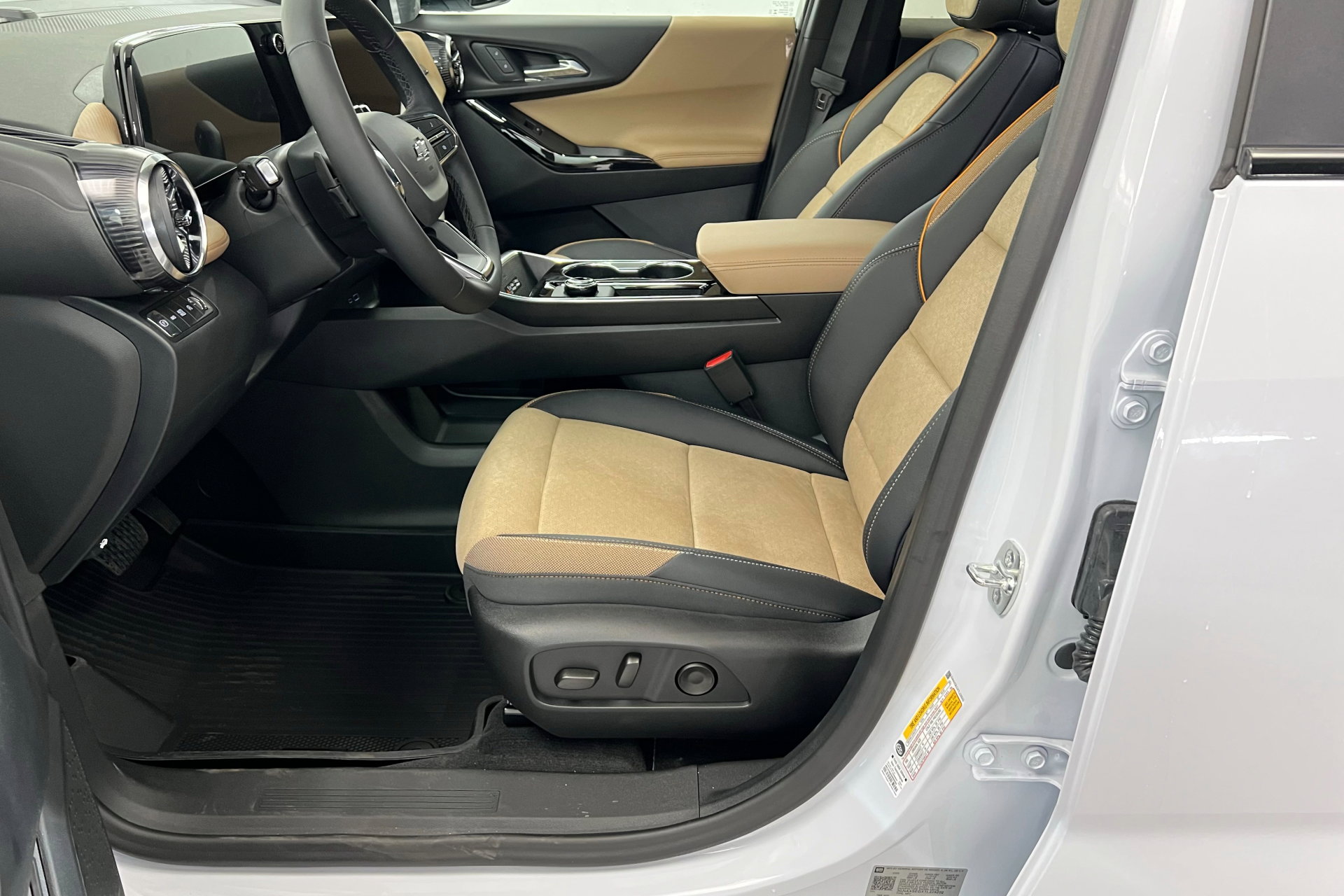 New 2026 Chevrolet Equinox ACTIV w/ Convenience Package III image 18