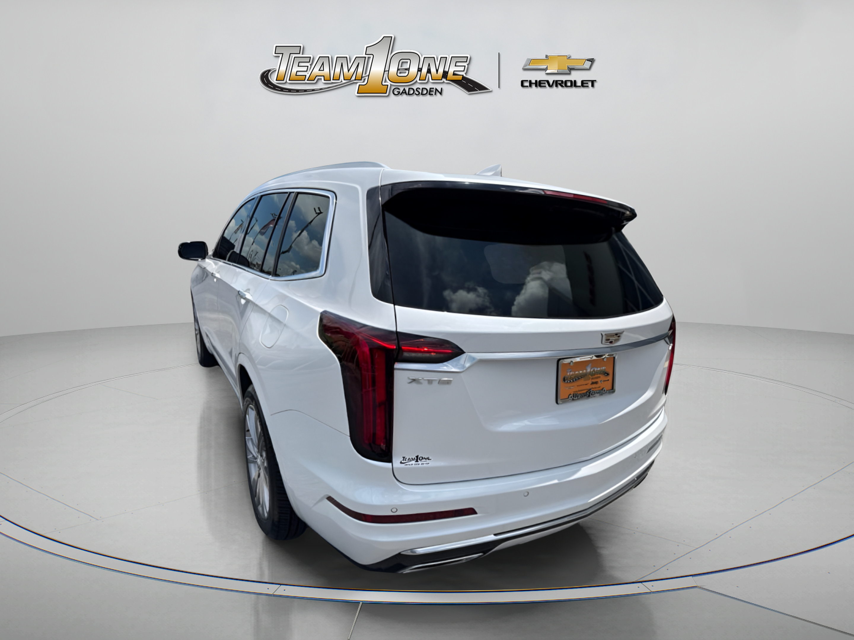 Used 2024 Cadillac XT6 Premium Luxury FWD image 7