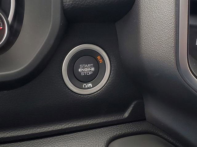New 2026 RAM 1500 4x4 Crew Cab image 18