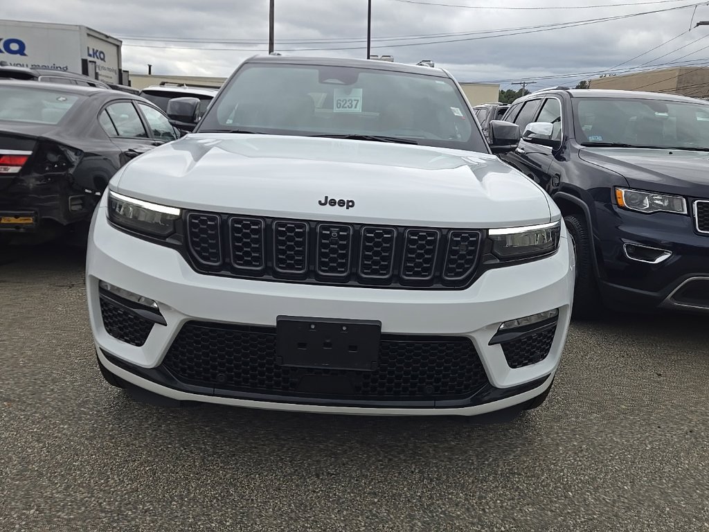 Used 2025 Jeep Grand Cherokee Summit AWD/4WD image 4