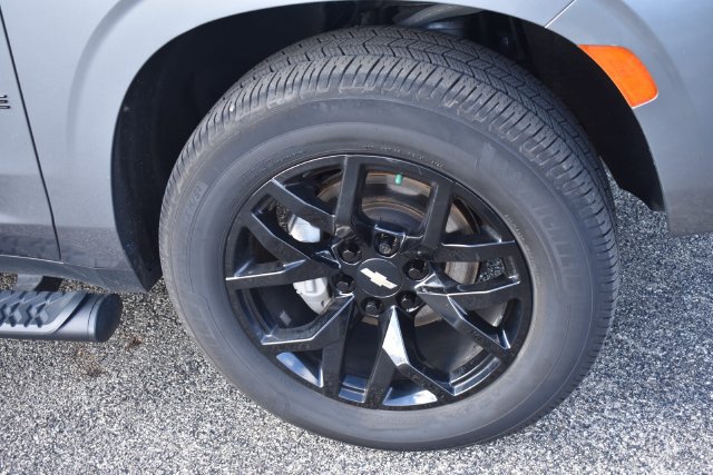 Certified 2022 Chevrolet Tahoe Z71 w/ Z71 Off-Road Package AWD/4WD image 12