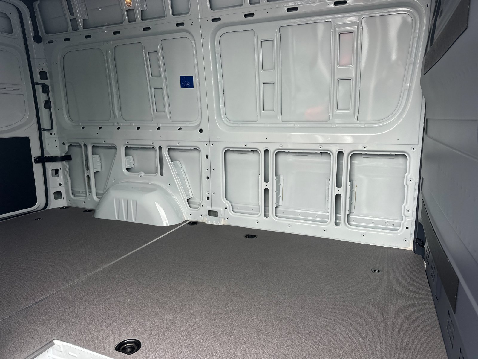 Used 2025 Mercedes-Benz Sprinter 2500 image 12