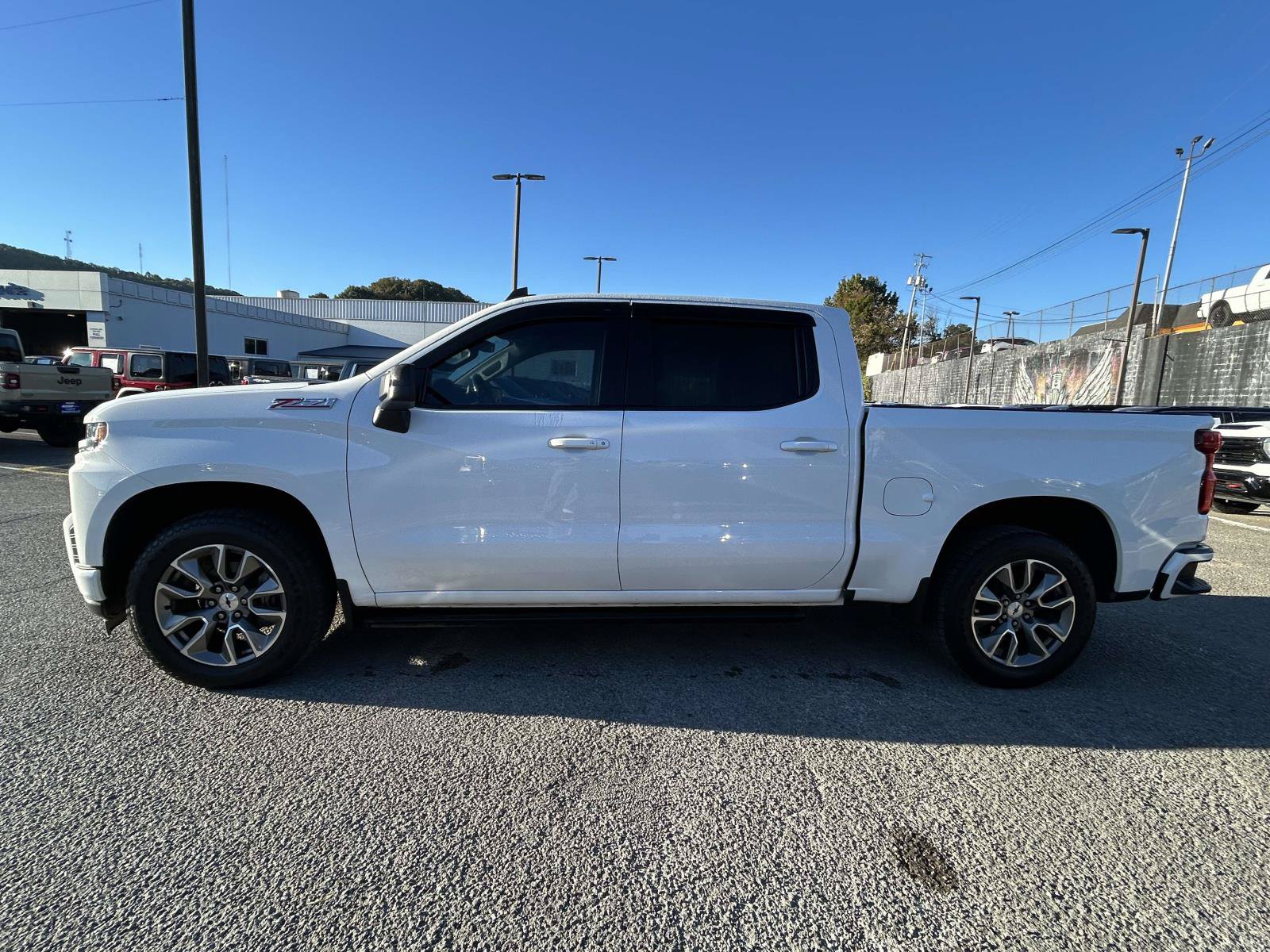 Used 2022 Chevrolet Silverado 1500 RST w/ Z71 Off-Road Package AWD/4WD image 4