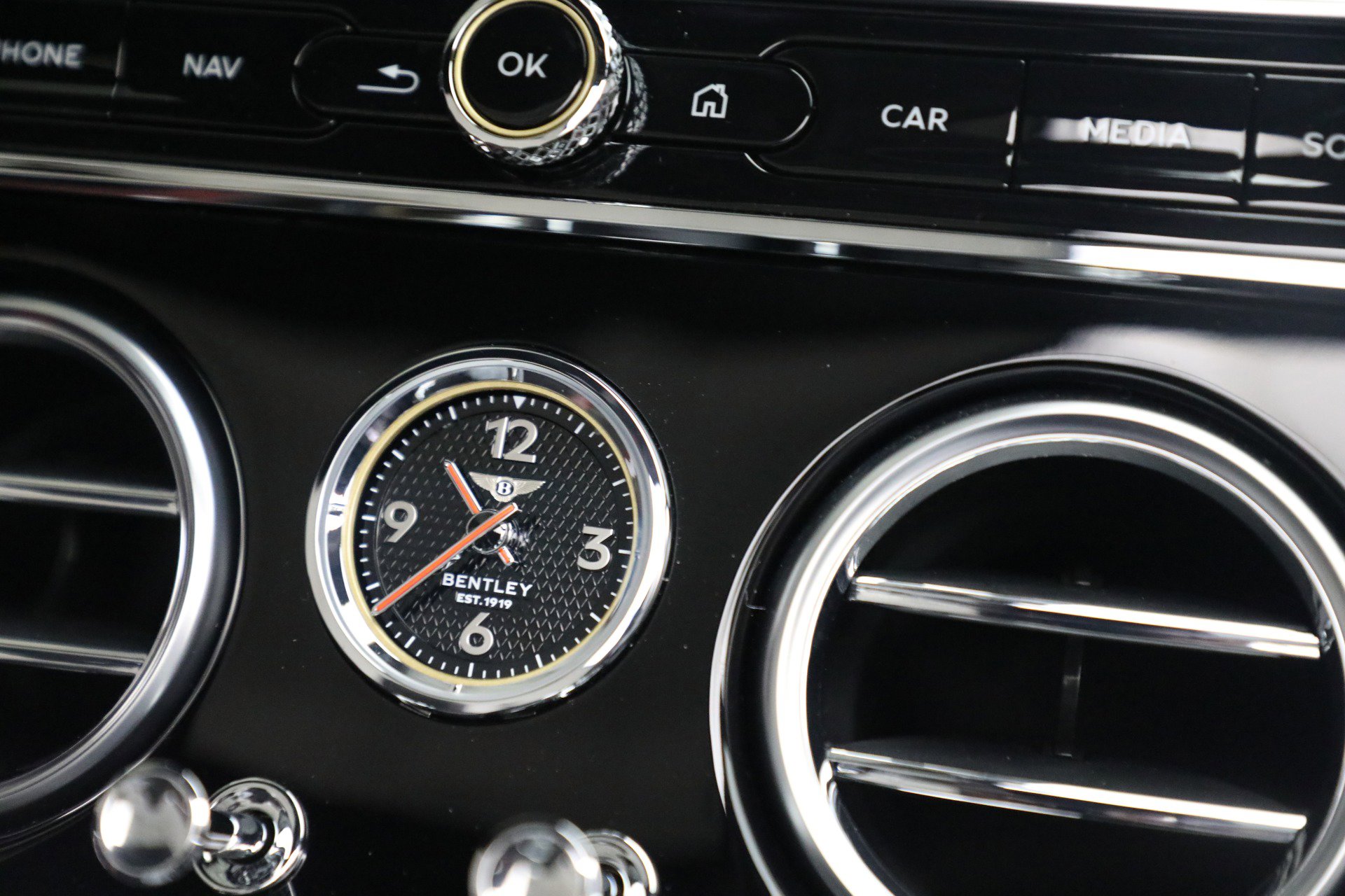 Certified 2023 Bentley Continental GT V8 image 38