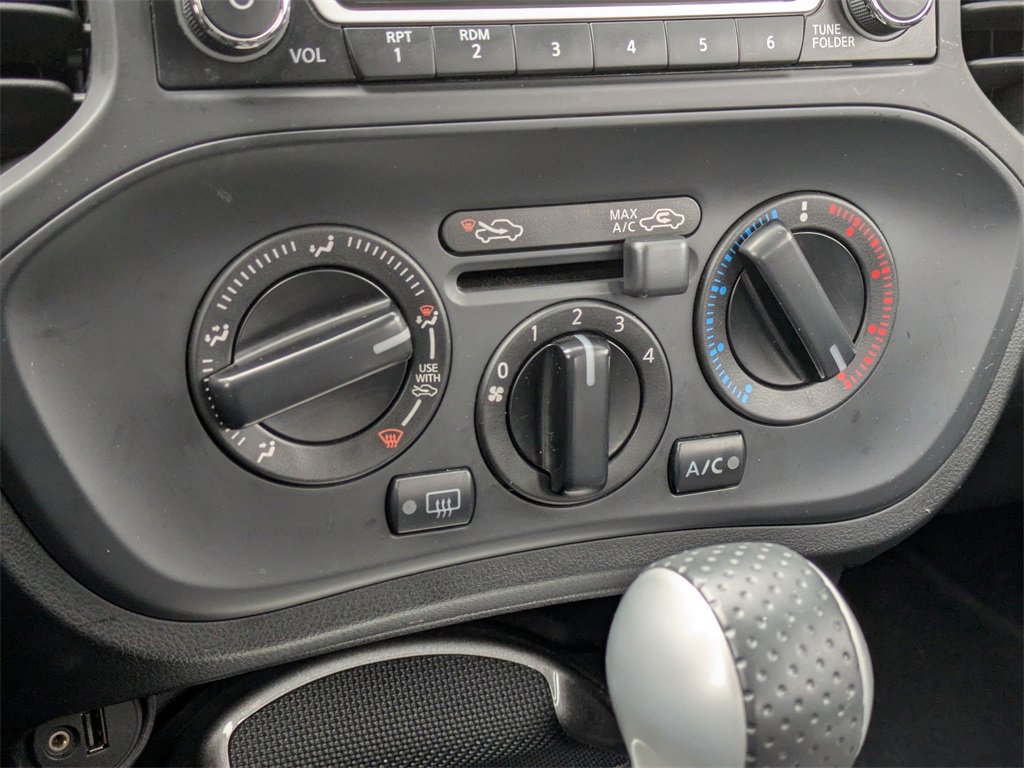 Used 2017 Nissan Juke S image 24