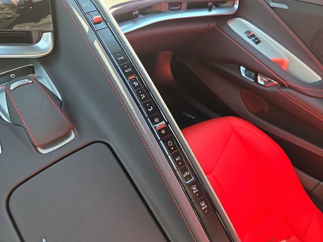 Used 2024 Chevrolet Corvette Stingray Convertible w/ Battery Protection Package image 15