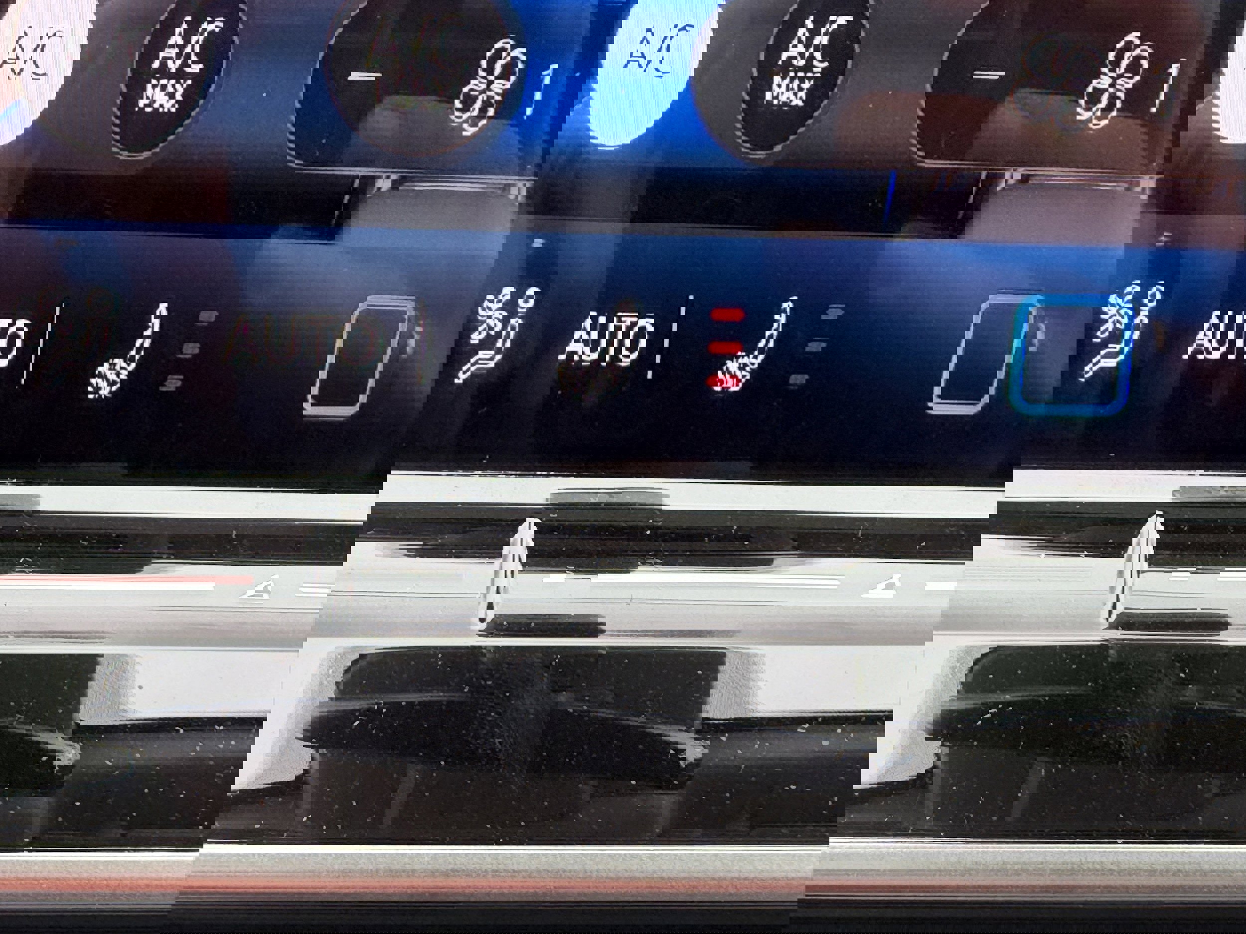 New 2026 Volkswagen Tiguan SE image 25