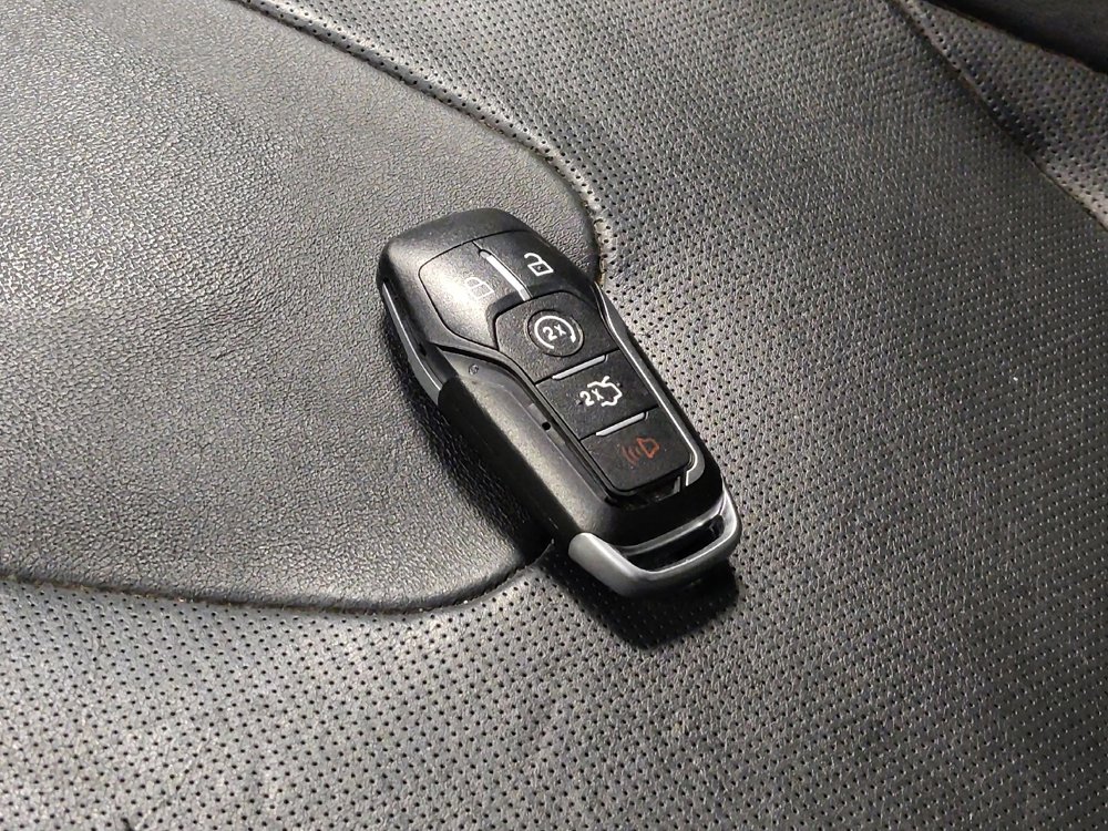 Used 2017 Ford Edge Titanium w/ Equipment Group 301A FWD image 32