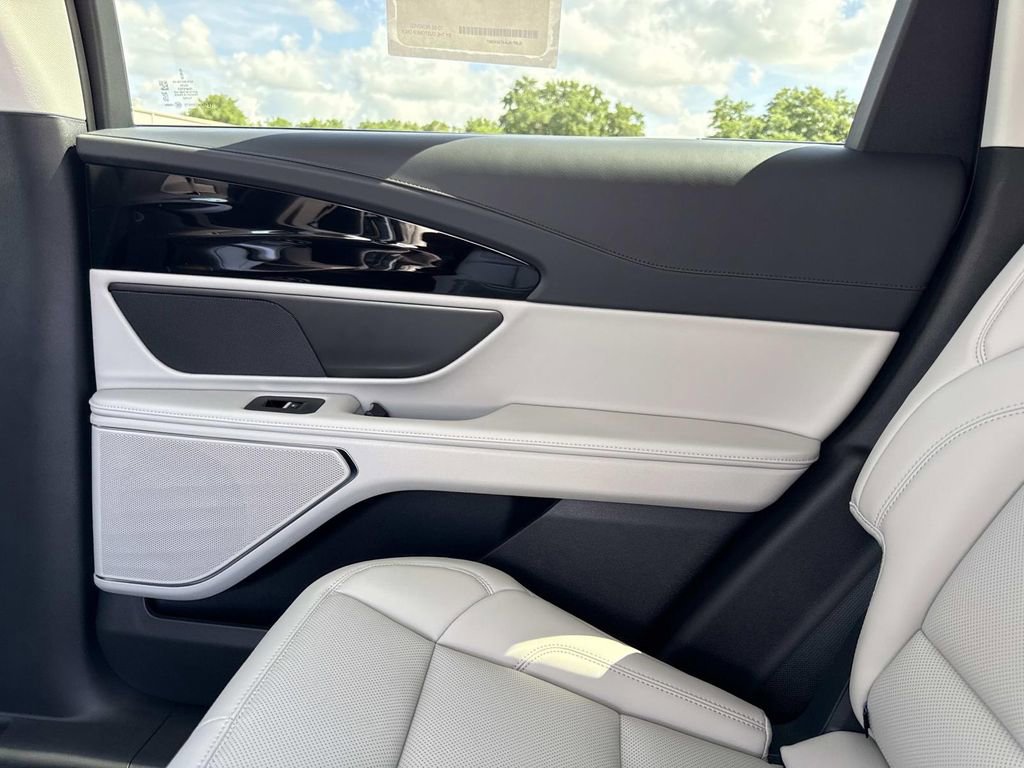 New 2026 Lincoln Nautilus Premier AWD/4WD image 15