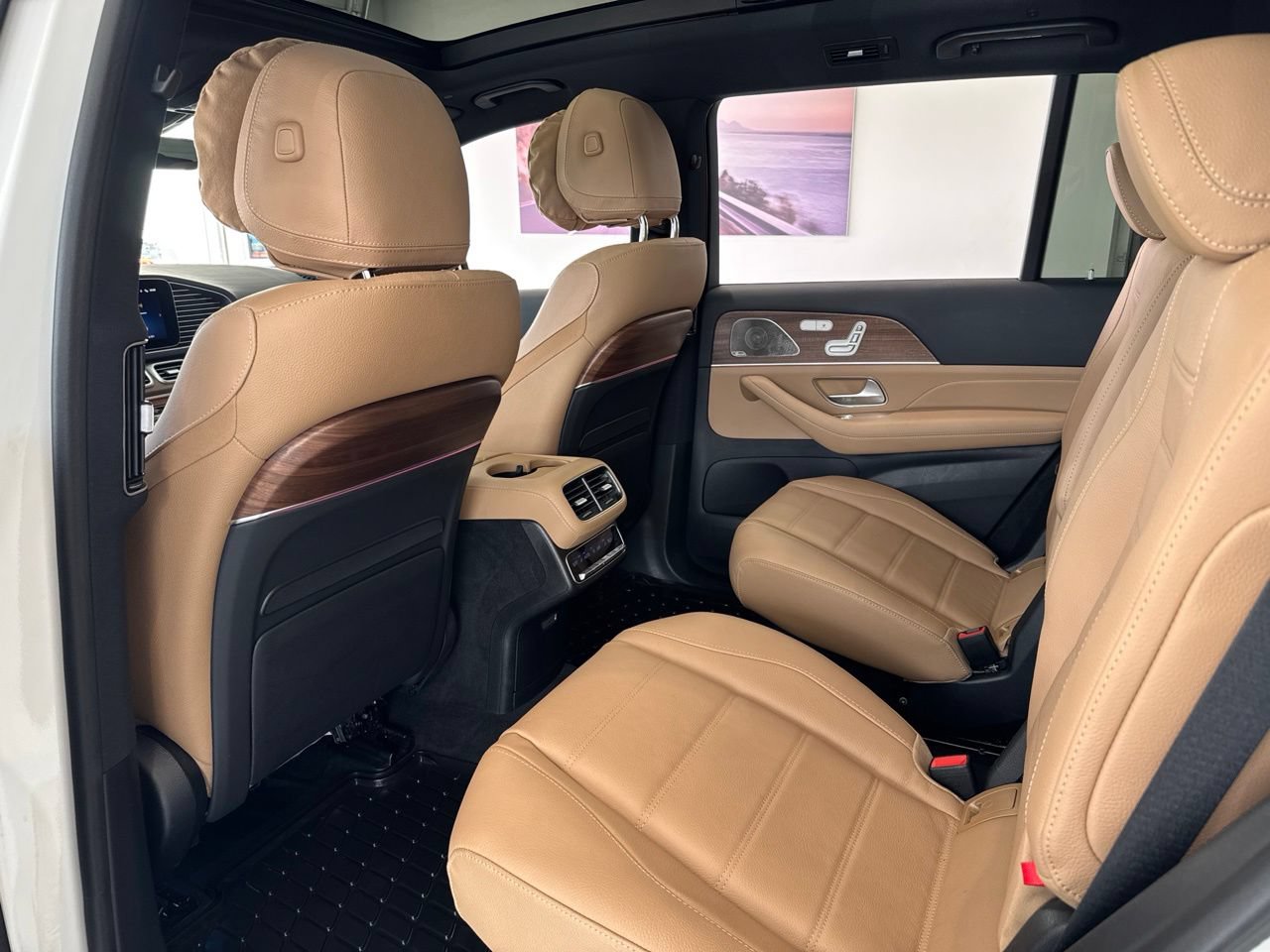 Used 2025 Mercedes-Benz GLS 450 4MATIC image 45
