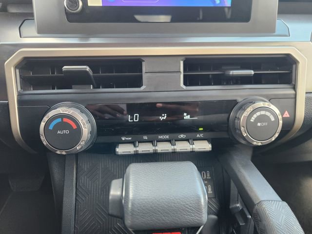 Certified 2025 Toyota Tacoma TRD Off-Road AWD/4WD image 17