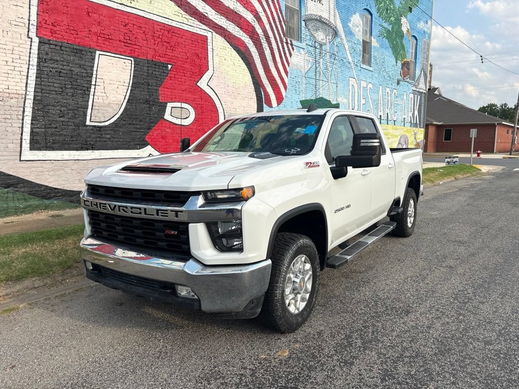 Used 2023 Chevrolet Silverado 2500 LT w/ Convenience Package AWD/4WD image 2
