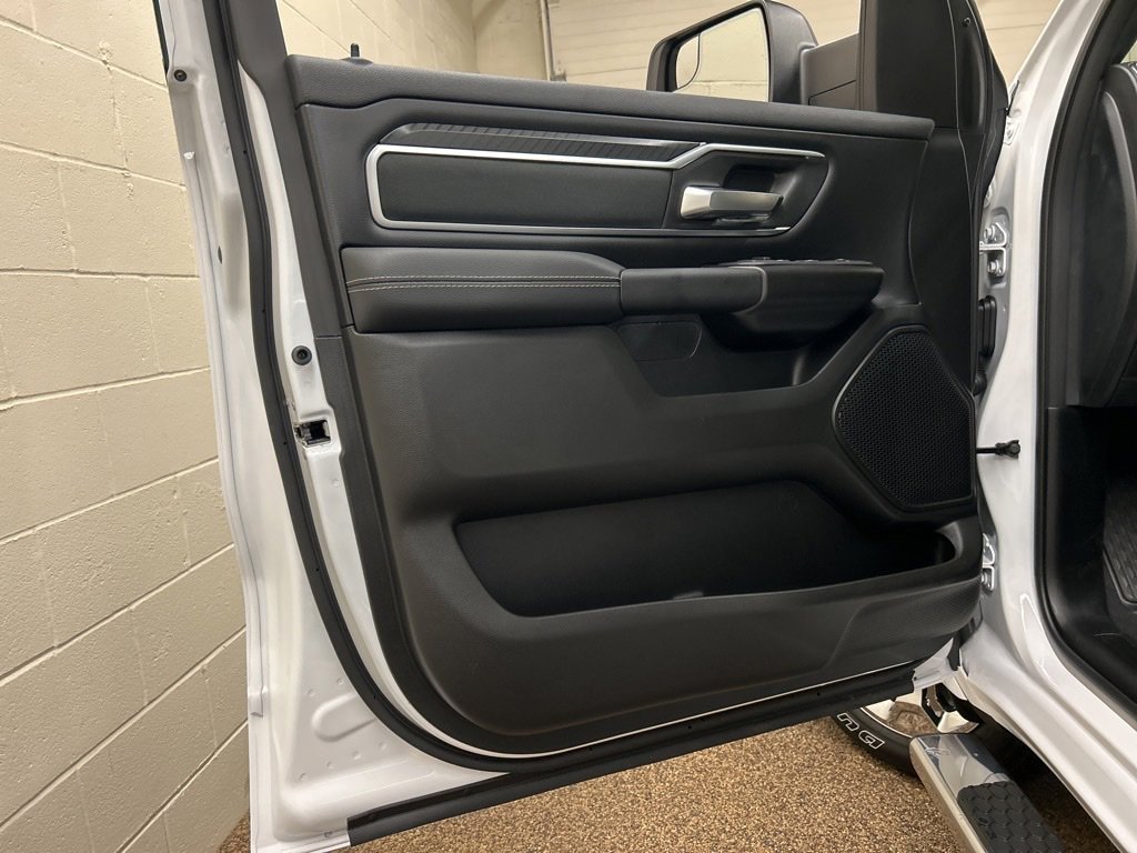 New 2026 RAM 1500 4x4 Crew Cab image 13