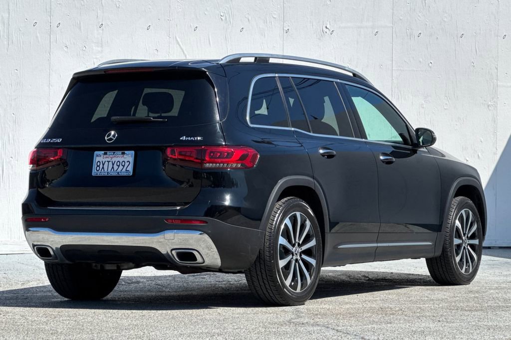 Used 2021 Mercedes-Benz GLB 250 4MATIC image 3