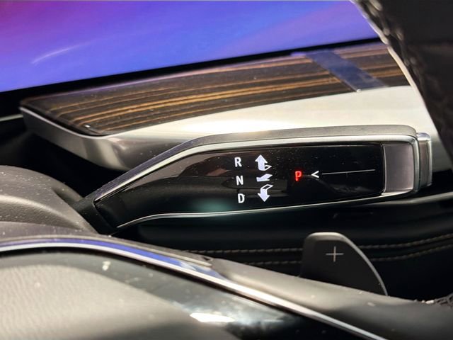 Certified 2025 Cadillac Escalade ESV Premium Luxury image 17