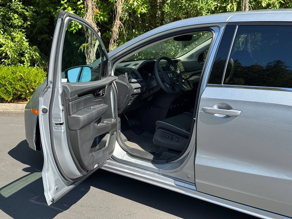 Used 2026 Honda Odyssey Elite image 8
