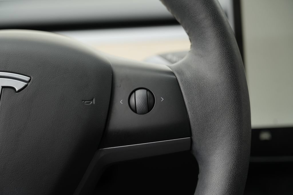 Used 2023 Tesla Model Y AWD image 46