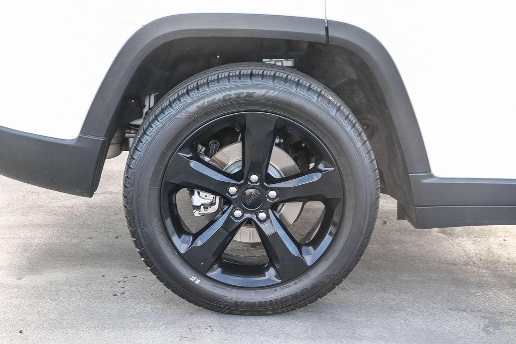 Used 2023 Jeep Grand Cherokee Limited w/ Luxury Tech Group II AWD/4WD image 12