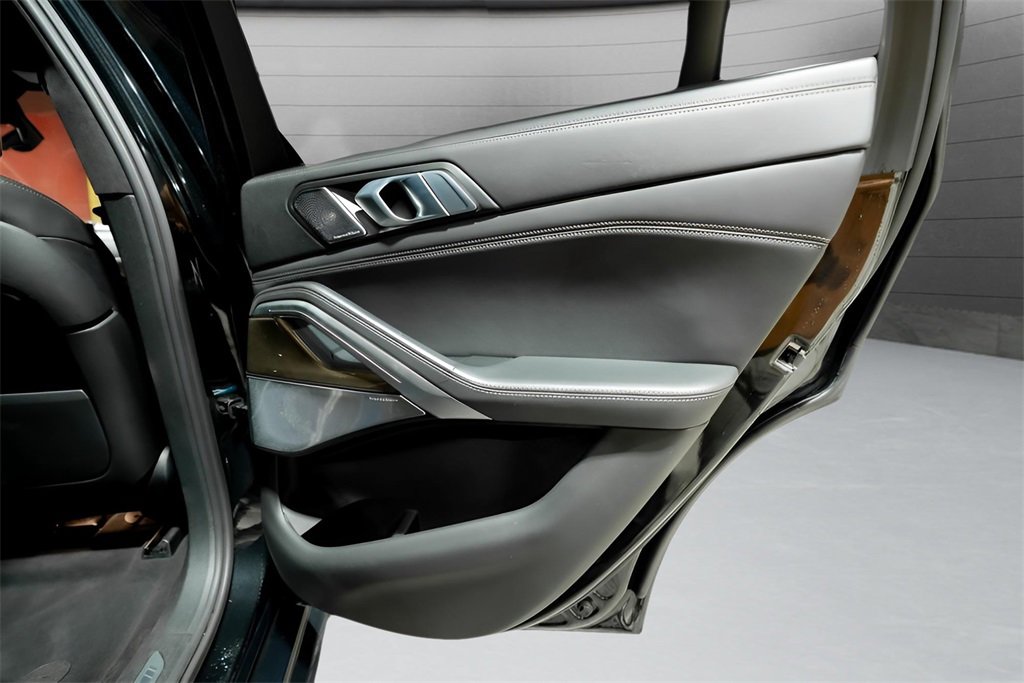 Used 2021 BMW X6 M50i w/ Executive Package image 37