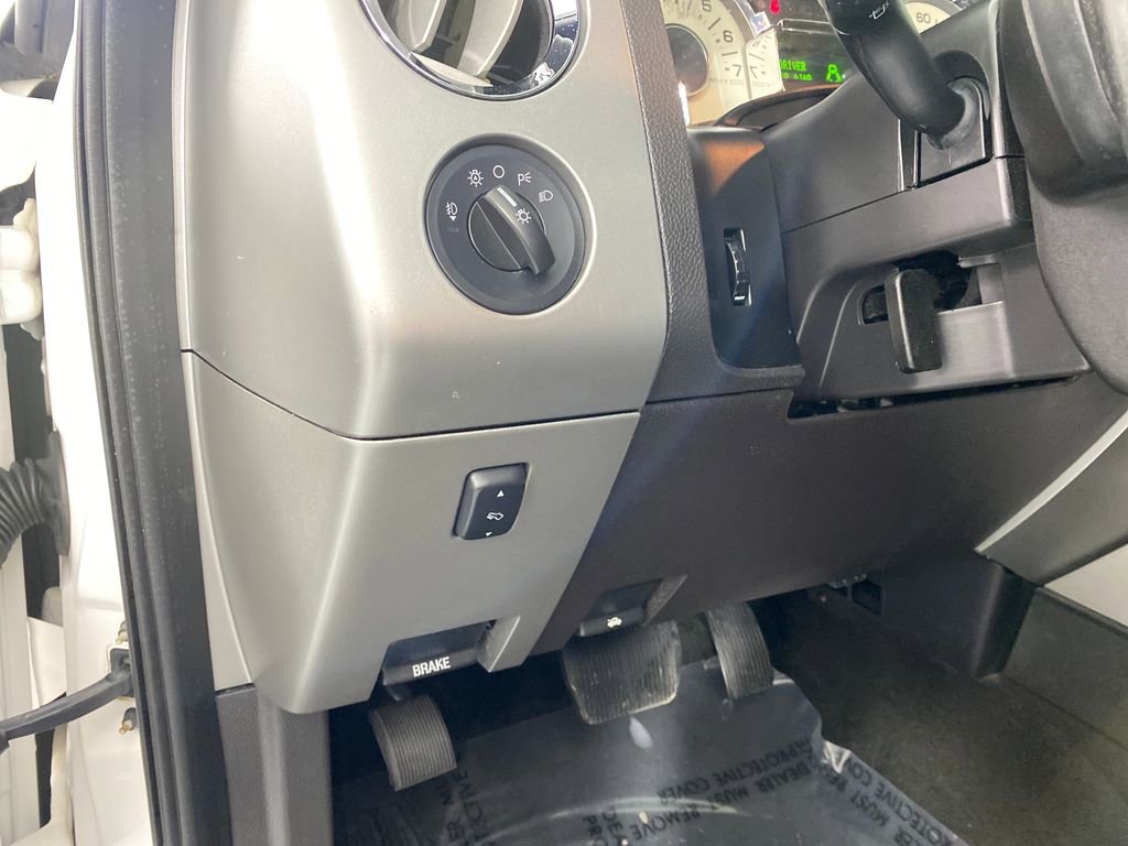 Used 2013 Ford Expedition Limited image 13