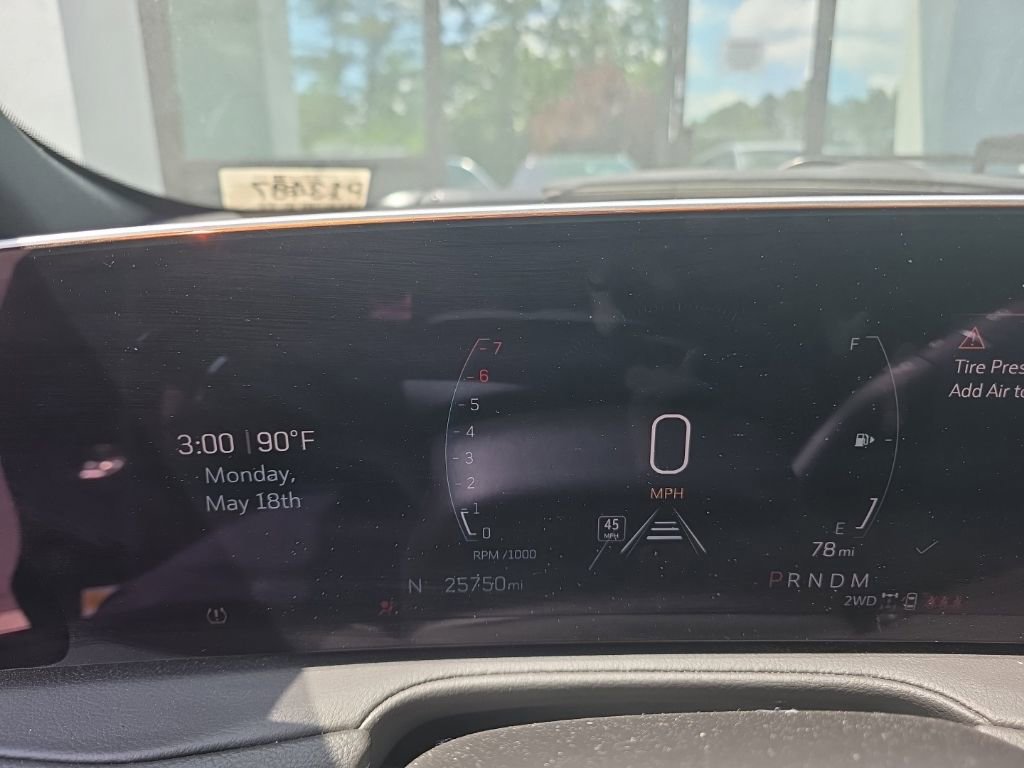 Used 2025 Cadillac XT4 Premium Luxury AWD/4WD image 6