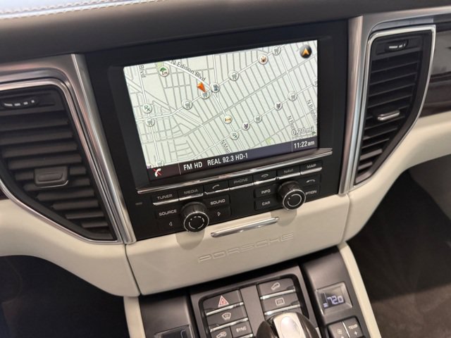 Used 2016 Porsche Macan Turbo AWD/4WD image 24