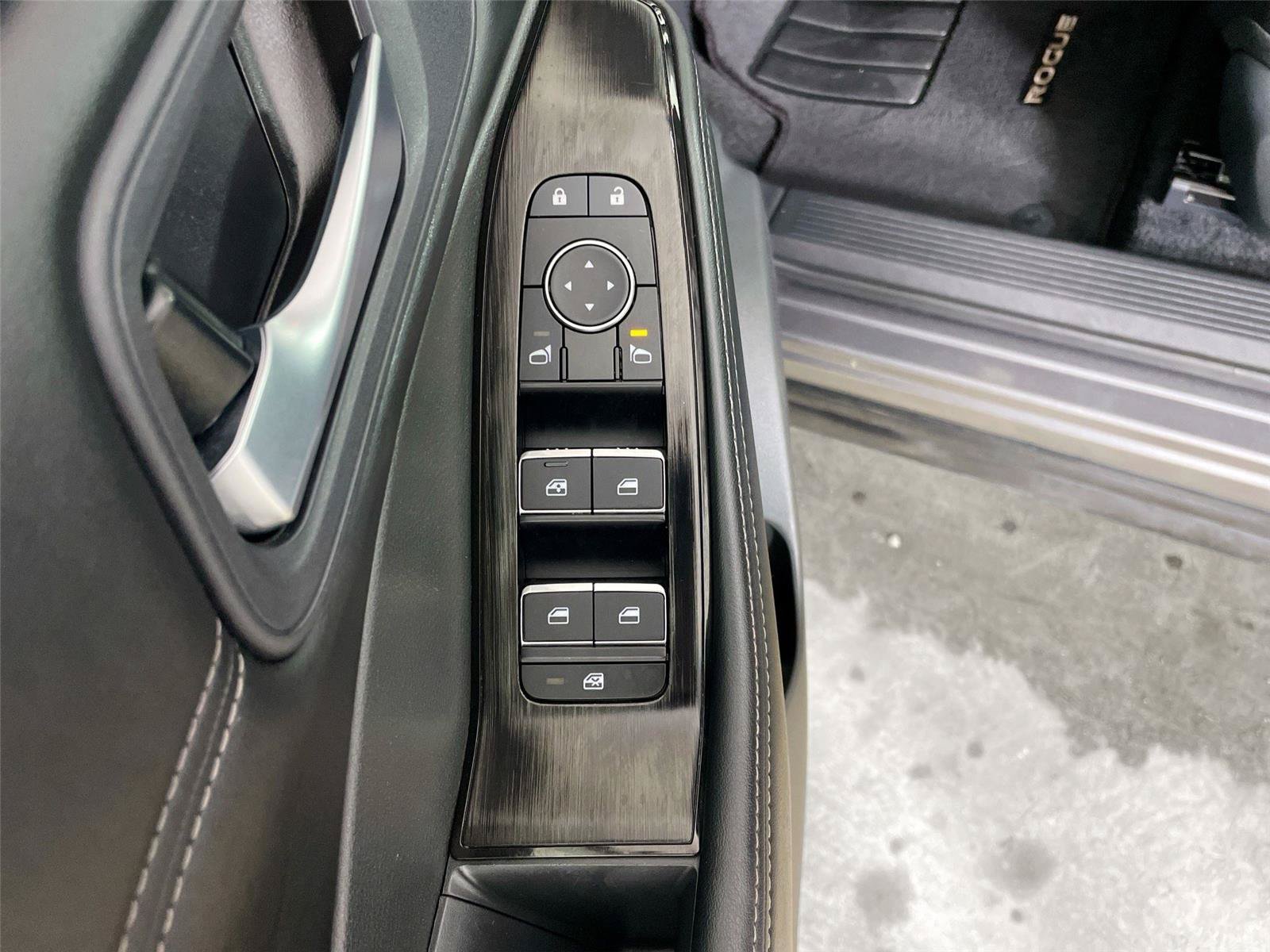 Used 2026 Nissan Rogue SL AWD/4WD image 21