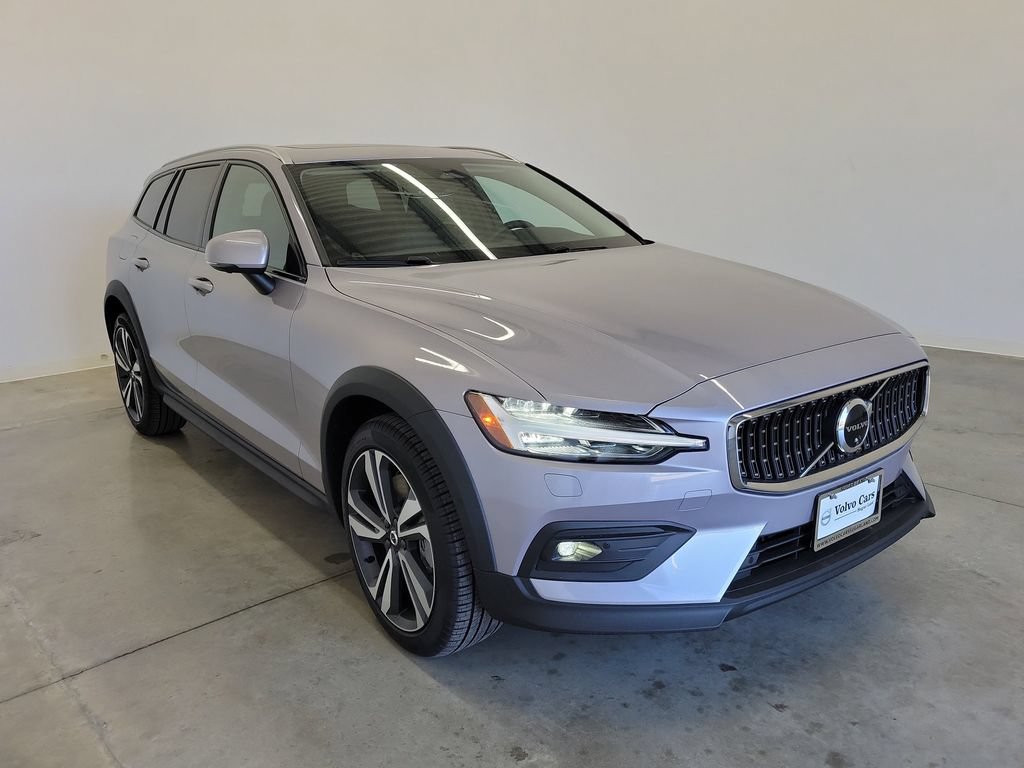 New 2026 Volvo V60 B5 Cross Country Plus w/ Protection Package Premier AWD/4WD image 4