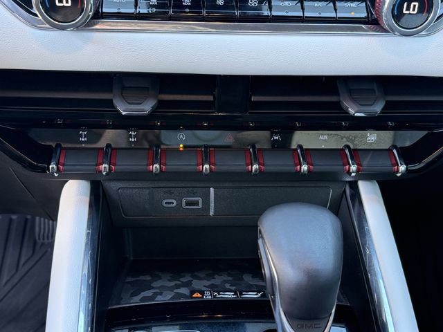 Used 2024 GMC Canyon AT4X image 19