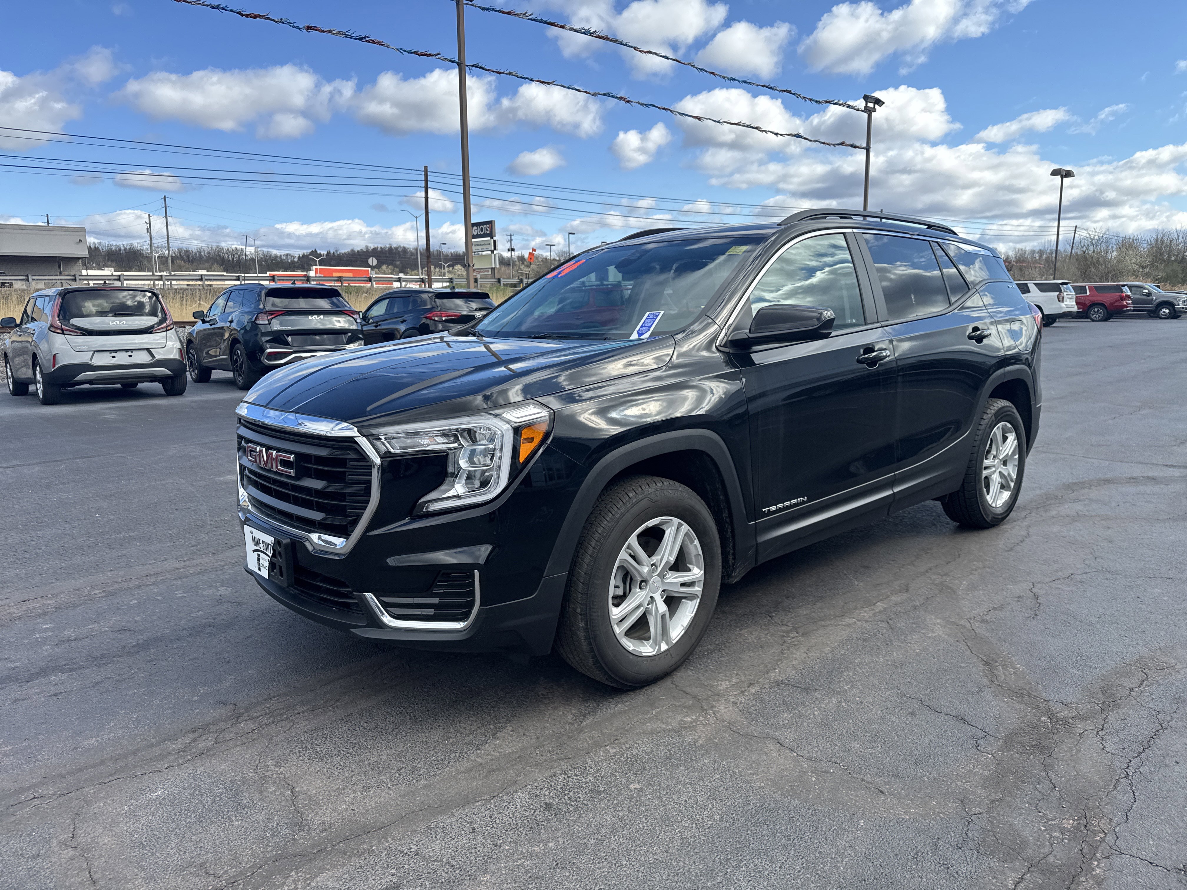 Used 2024 GMC Terrain SLE w/ Driver Convenience Package AWD/4WD image 8