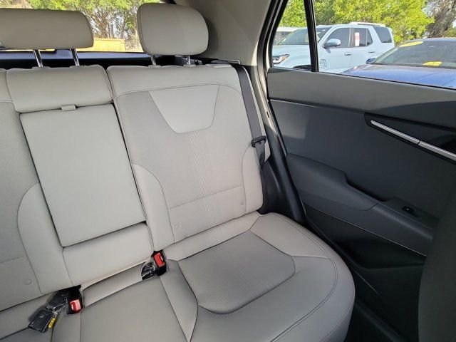 Used 2025 Kia Niro EX FWD image 6