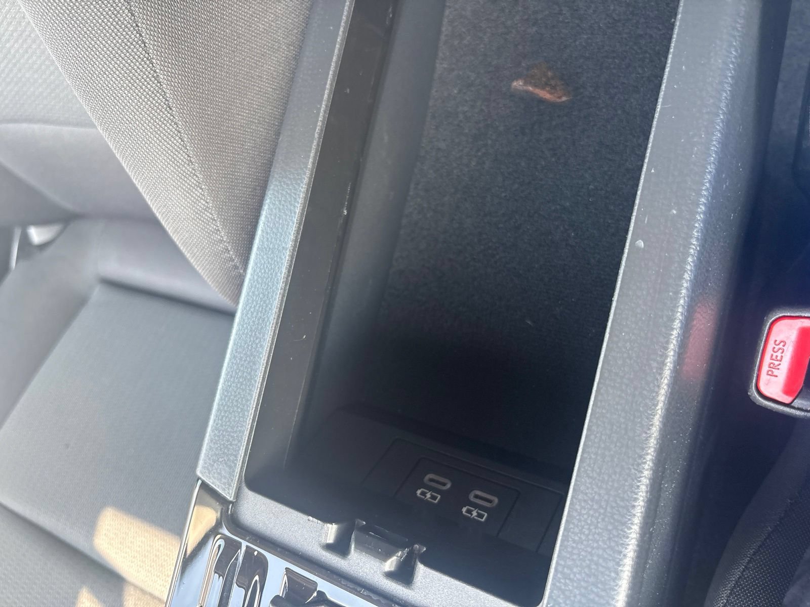 Used 2024 Toyota Prius LE FWD image 27
