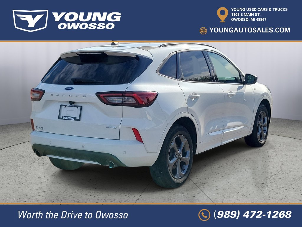 Used 2024 Ford Escape ST-Line w/ Tech Pack #1 AWD/4WD image 3