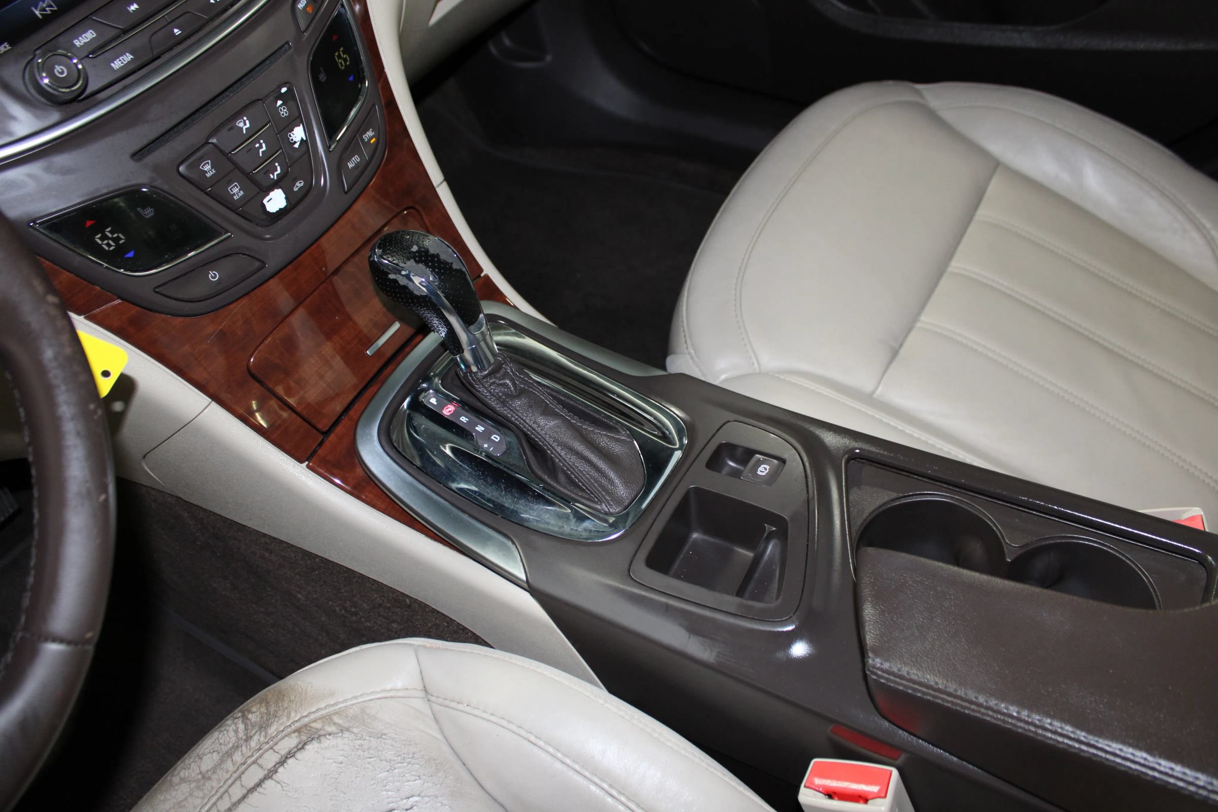 Used 2014 Buick Regal FWD image 15