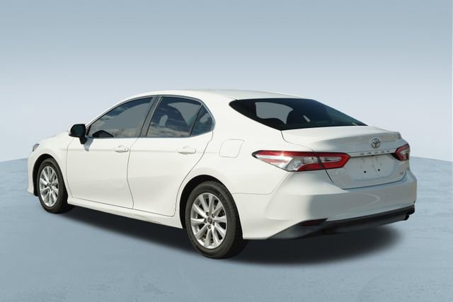 Used 2018 Toyota Camry LE image 5