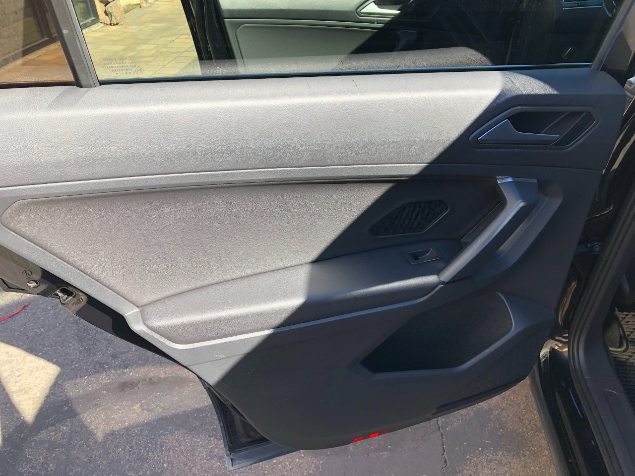 Used 2019 Volkswagen Tiguan SE w/ Panoramic Sunroof Package image 24