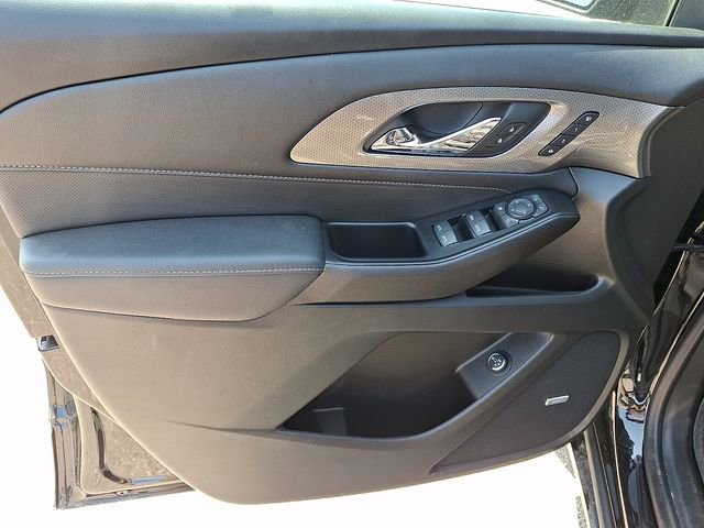 Used 2023 Chevrolet Traverse Premier w/ Redline Edition image 9