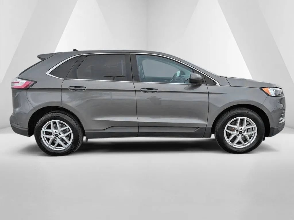 Used 2024 Ford Edge SEL AWD/4WD image 8