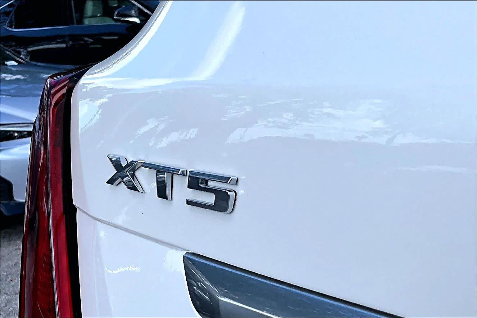 Used 2020 Cadillac XT5 Premium Luxury FWD image 10