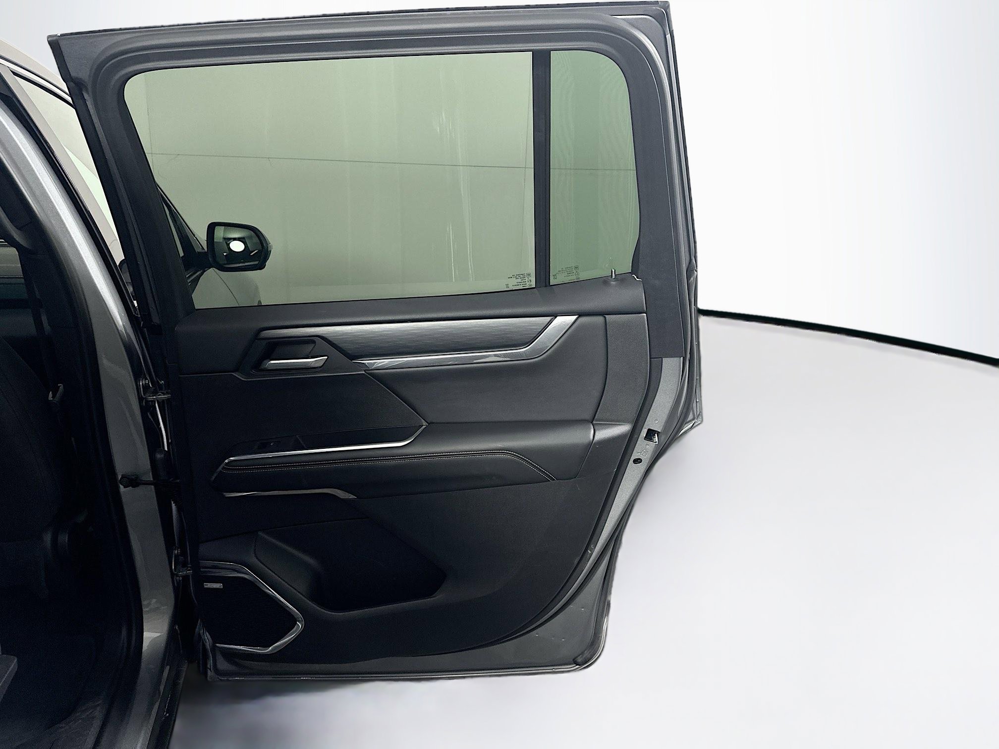 Used 2025 GMC Acadia Elevation image 33