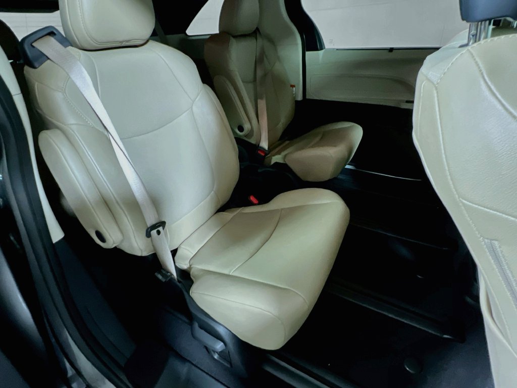 Certified 2023 Toyota Sienna XLE w/ XLE Plus Package AWD/4WD image 25