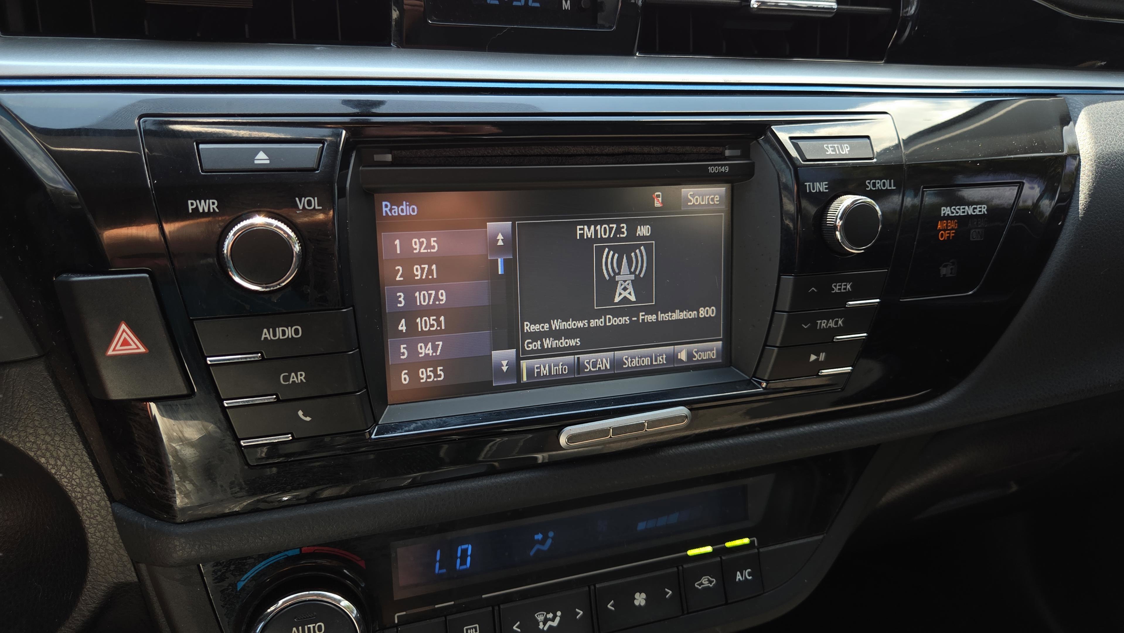 Used 2015 Toyota Corolla S FWD image 19