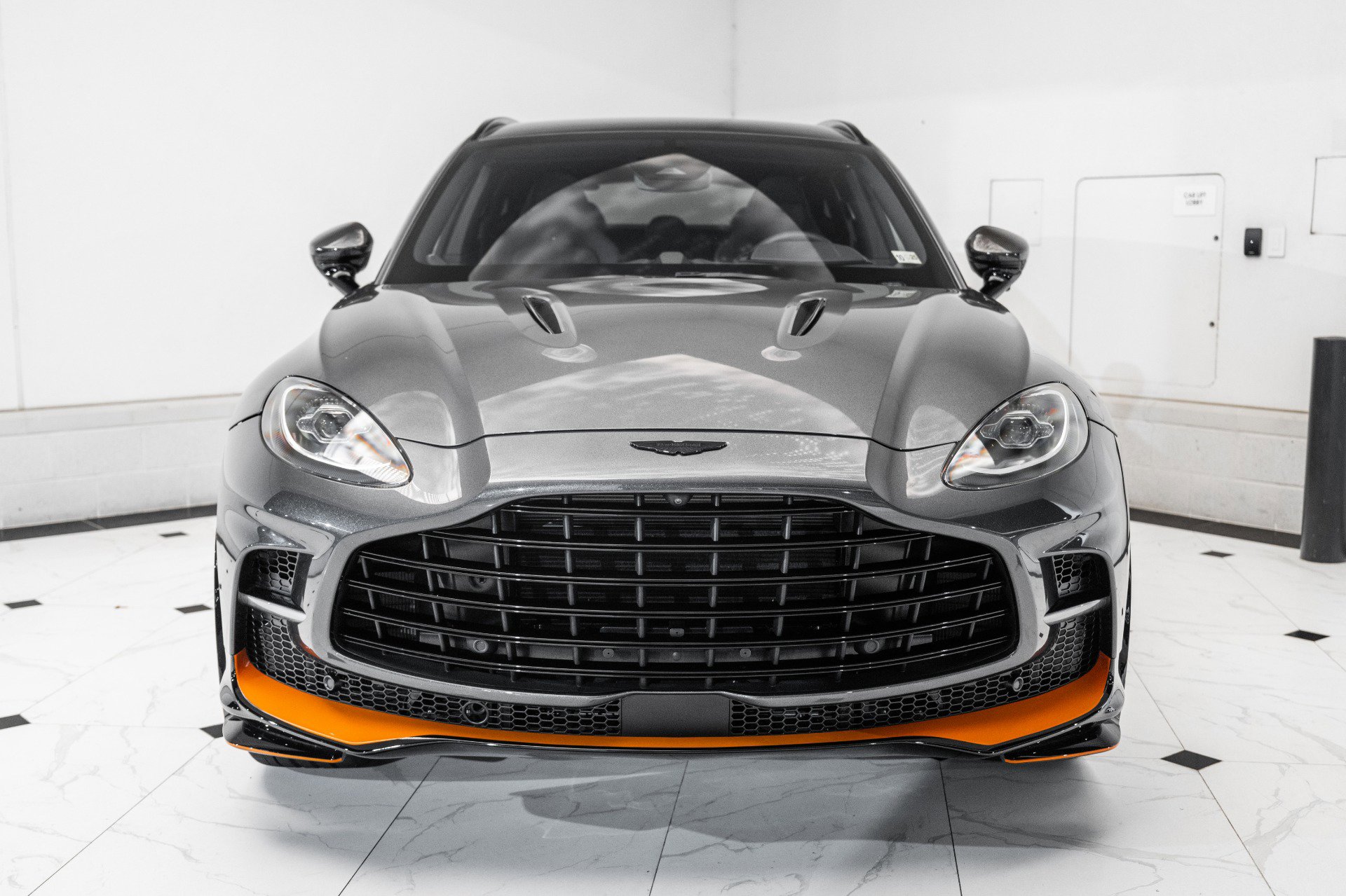 Used 2025 Aston Martin DBX 707 image 7