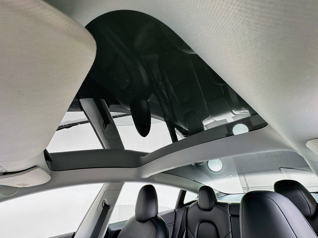 Used 2021 Tesla Model 3 Standard Range Plus image 12