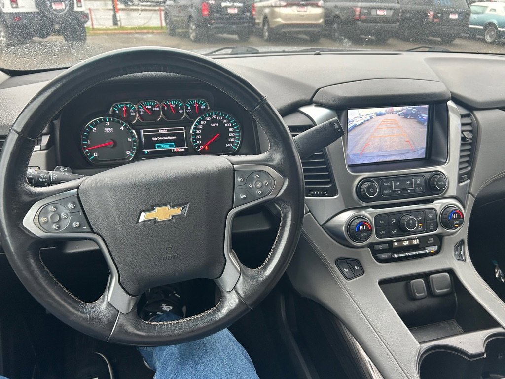 Used 2016 Chevrolet Suburban LT w/ Luxury Package image 7