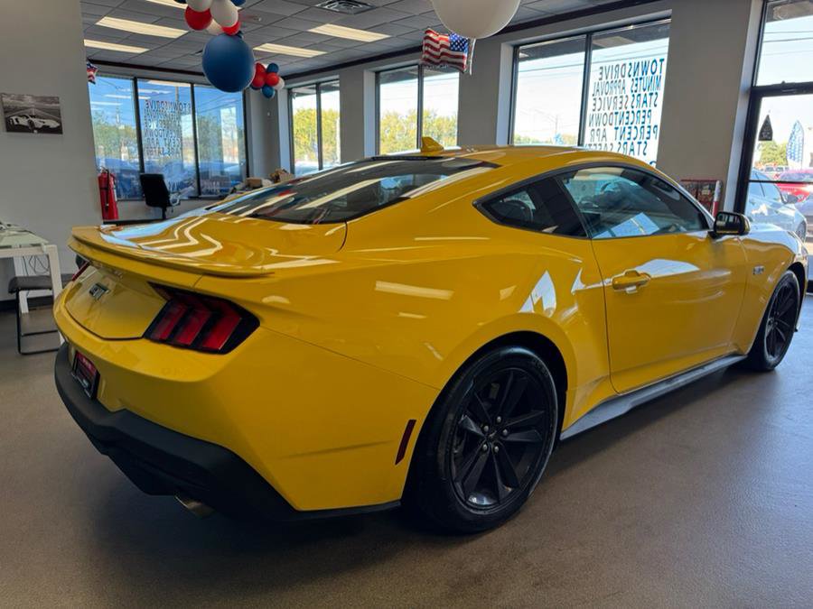 Used 2024 Ford Mustang GT RWD image 13