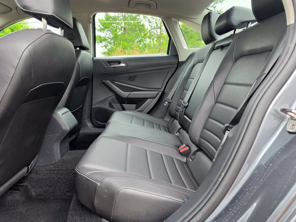 Used 2024 Volkswagen Jetta SE FWD image 22